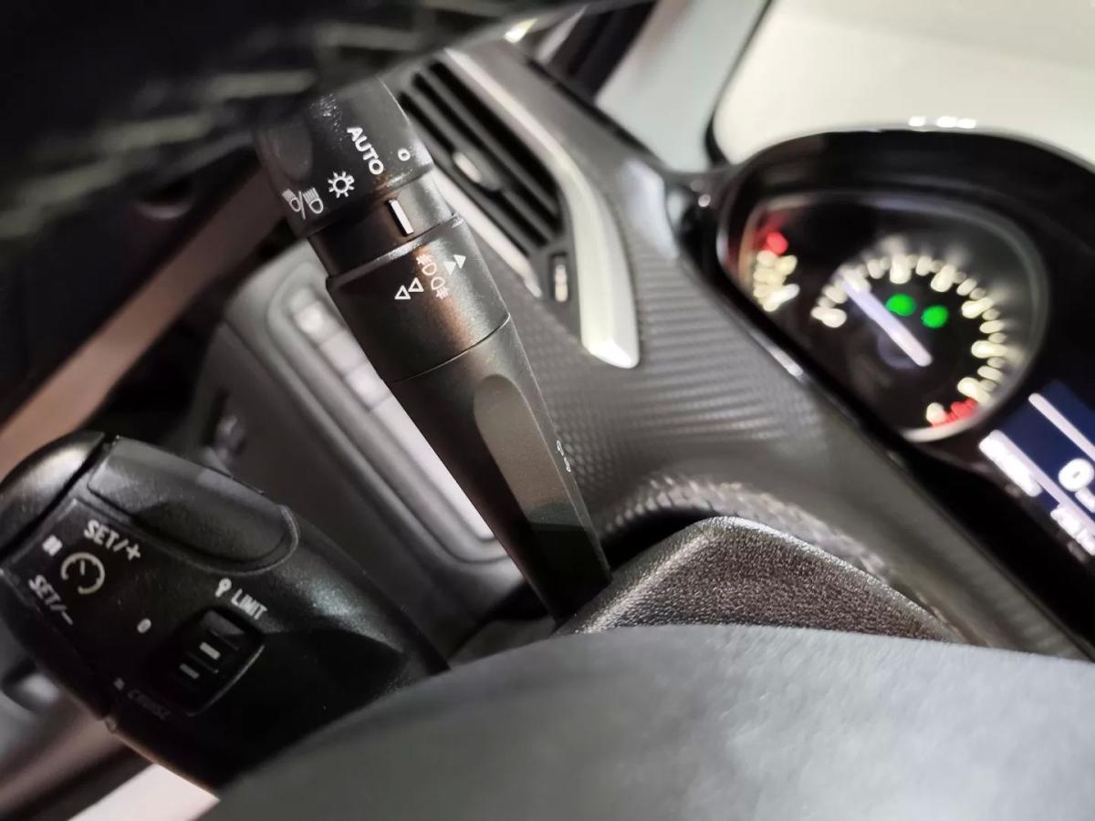 peugeot-208-2018-gasolina-1199cc
