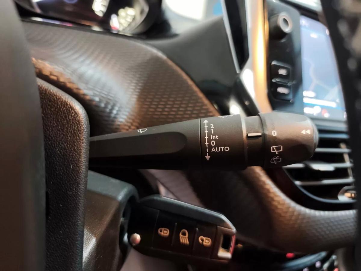 peugeot-208-2018-gasolina-1199cc