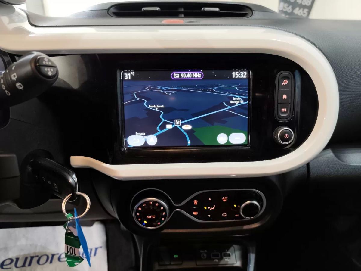 renault-twingo-2021-eletrico-200cc