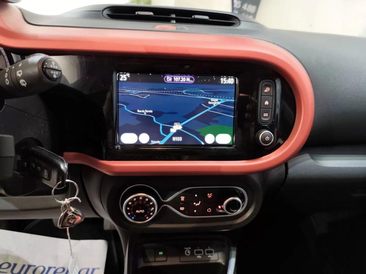 renault-twingo-2020-eletrico-200cc