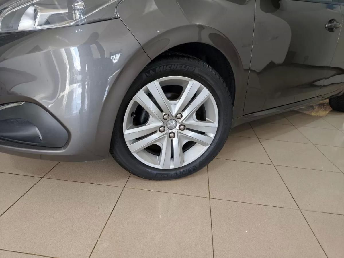 peugeot-208-2018-gasolina-1199cc