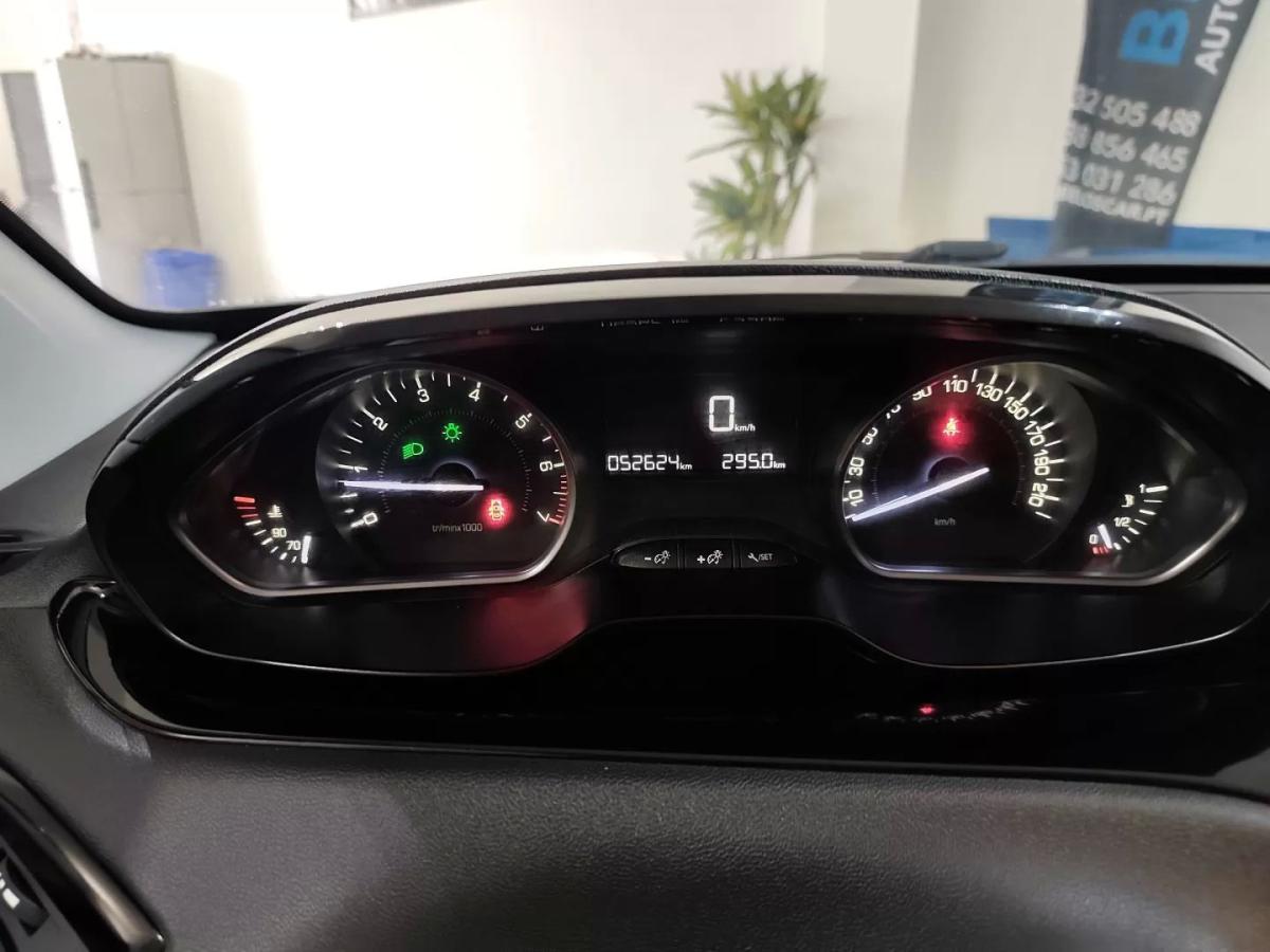 peugeot-208-2018-gasolina-1199cc