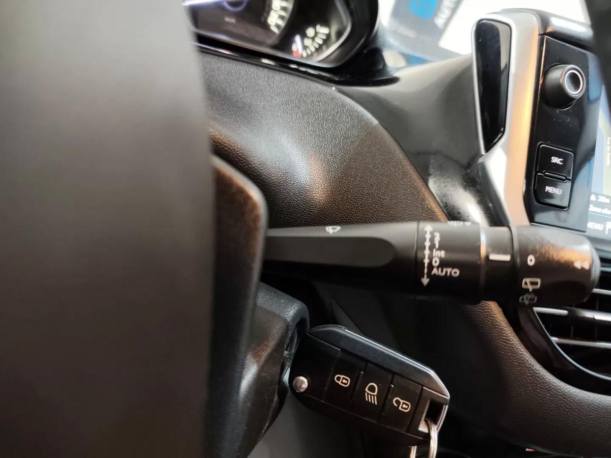 peugeot-208-2018-gasolina-1199cc