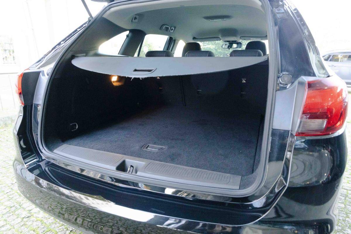 opel-astra-sport-tourer-2022-diesel-1496cc