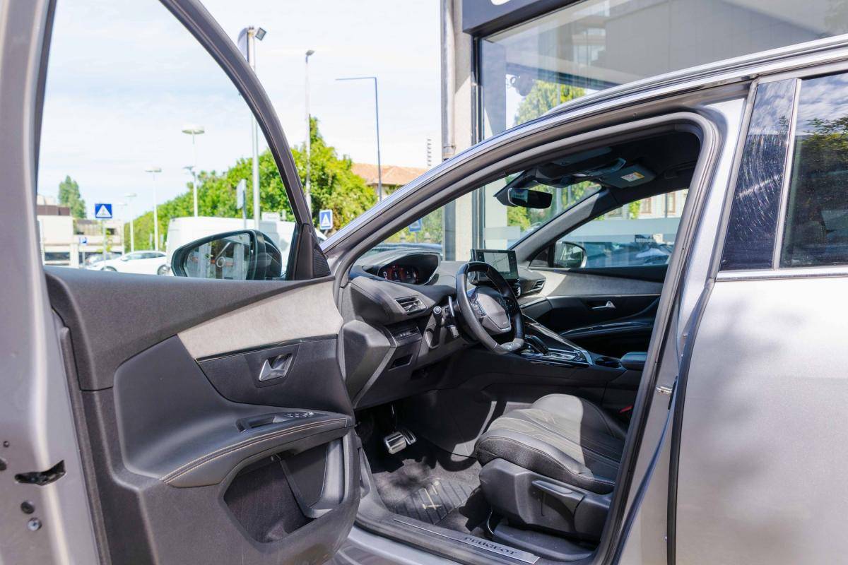 peugeot-5008-2021-gasolina-1199cc