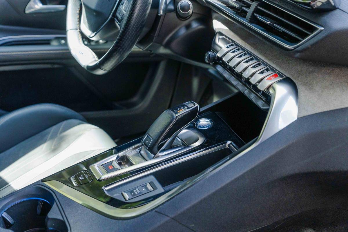 peugeot-5008-2021-gasolina-1199cc