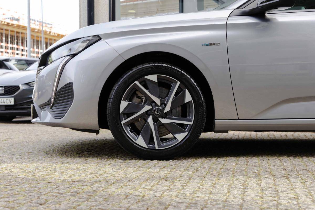 peugeot-308-sw-2023-hibrido-a-gasolina-1598cc