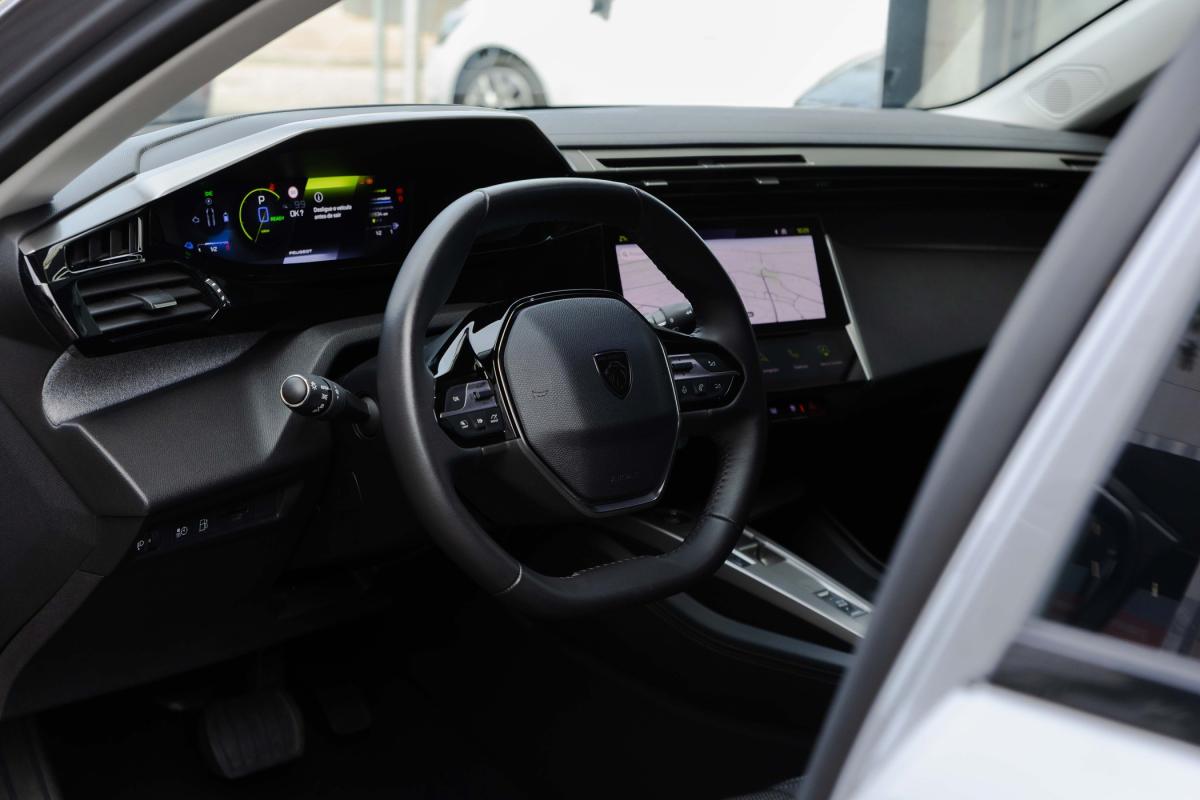 peugeot-308-sw-2023-hibrido-a-gasolina-1598cc