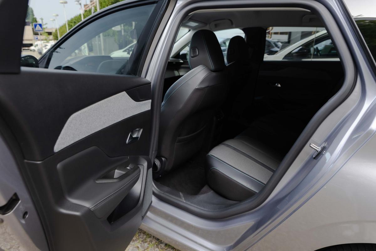 peugeot-308-sw-2023-hibrido-a-gasolina-1598cc
