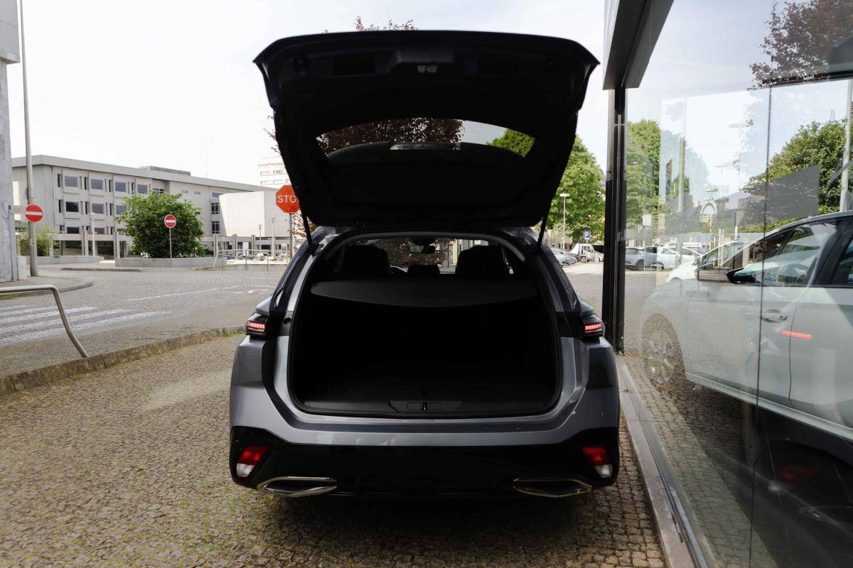 peugeot-308-sw-2023-hibrido-a-gasolina-1598cc