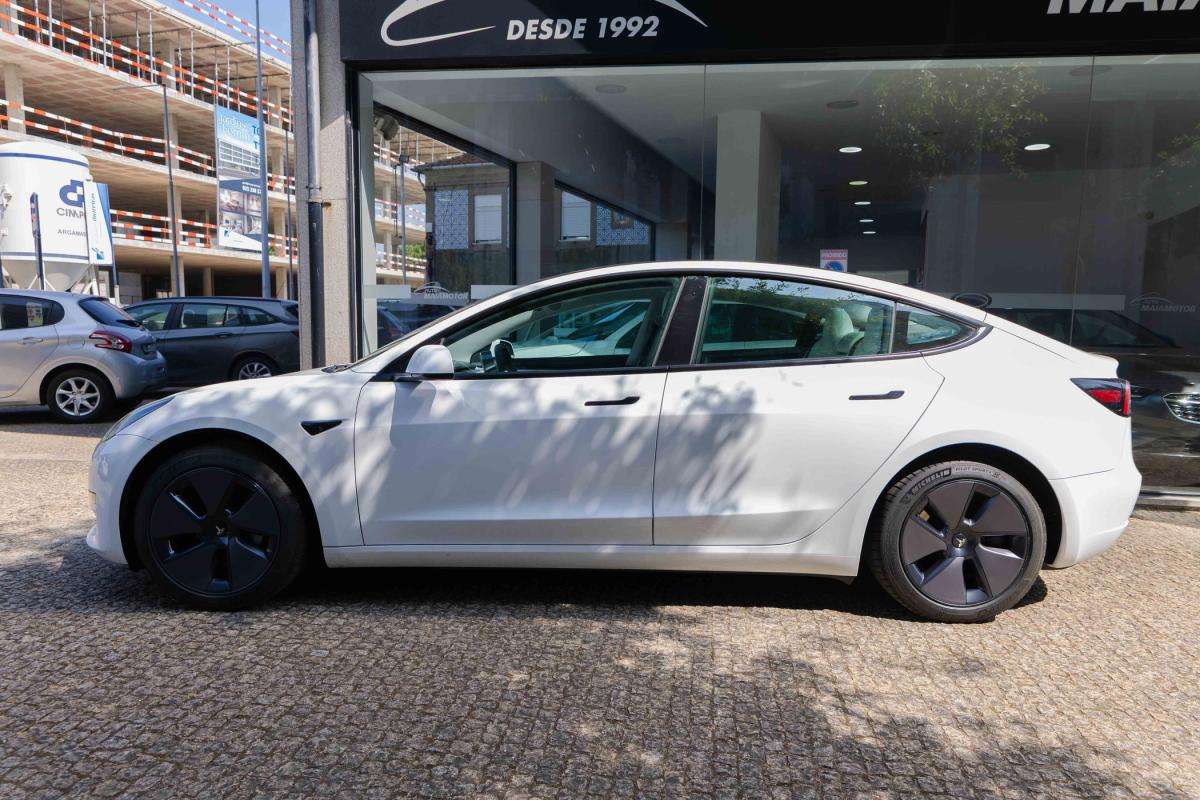 tesla-model-3-2023-eletrico-500cc