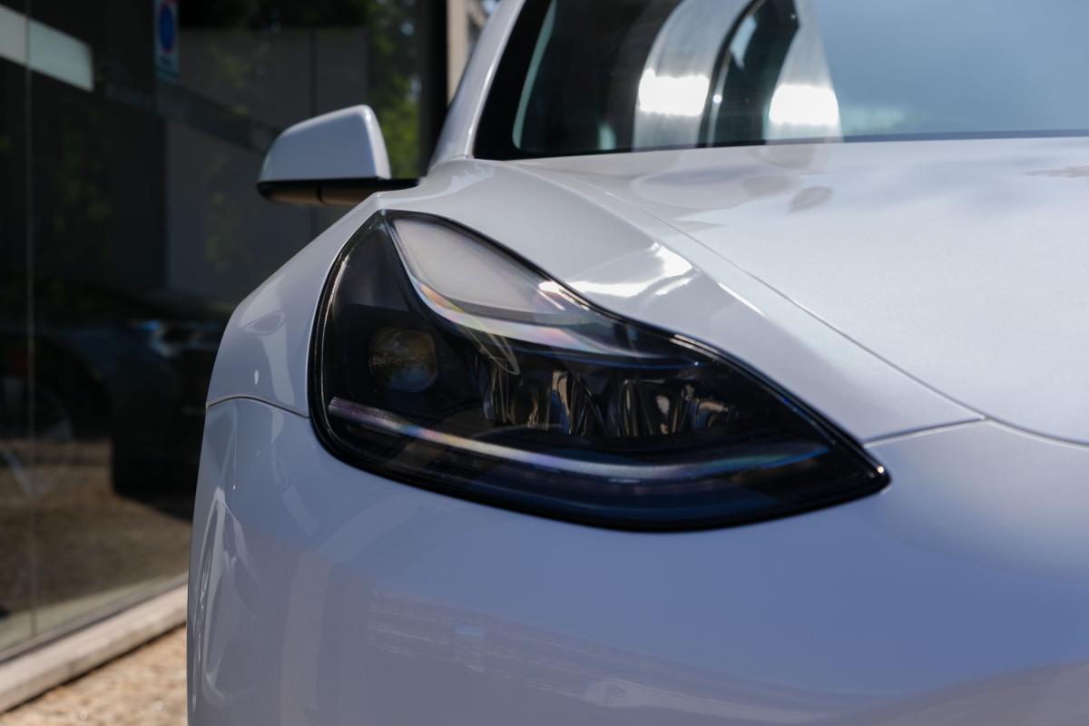 tesla-model-3-2023-eletrico-500cc