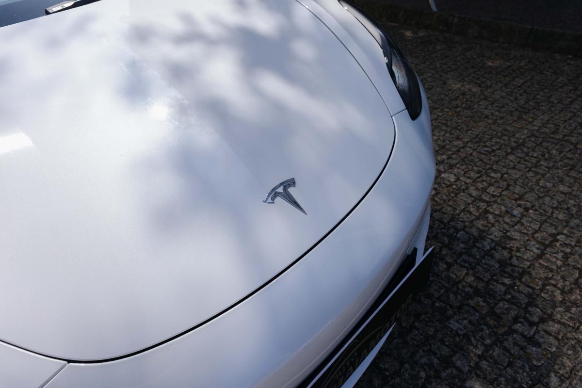 tesla-model-3-2023-eletrico-500cc