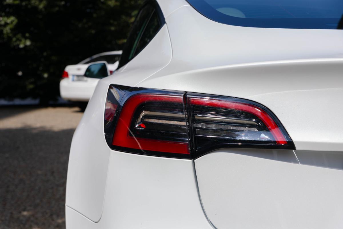 tesla-model-3-2023-eletrico-500cc