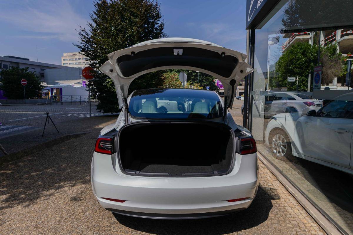 tesla-model-3-2023-eletrico-500cc