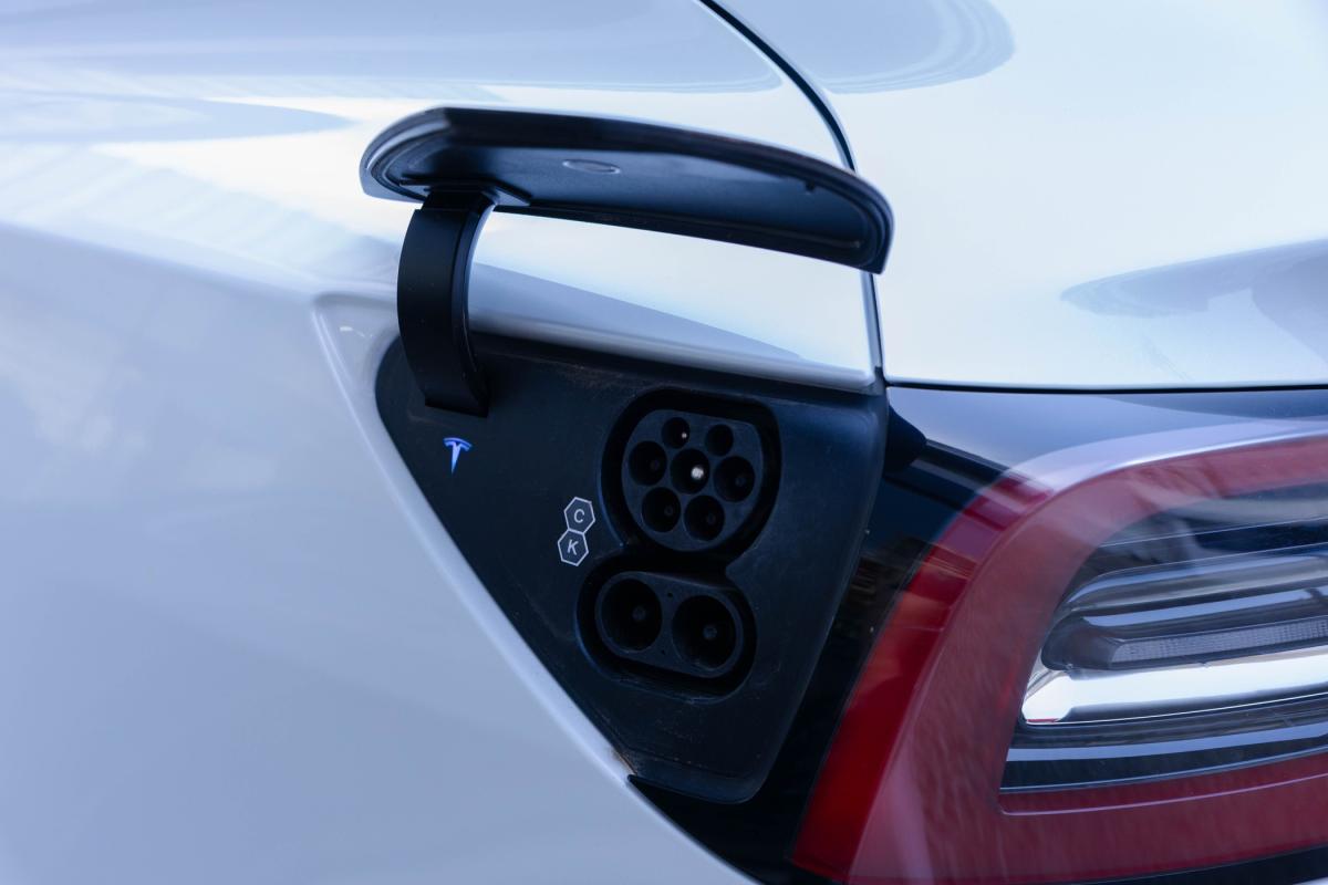 tesla-model-3-2023-eletrico-500cc