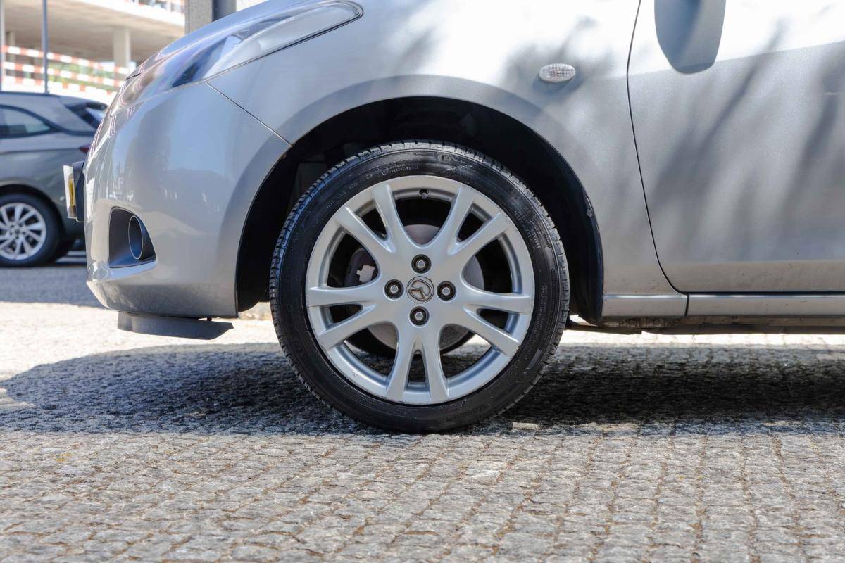 mazda-2-2010-gasolina-1349cc