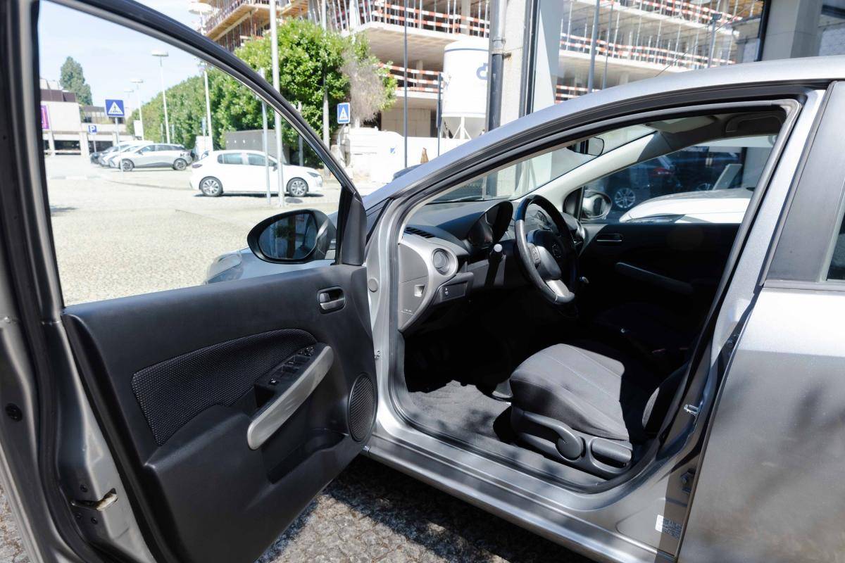 mazda-2-2010-gasolina-1349cc