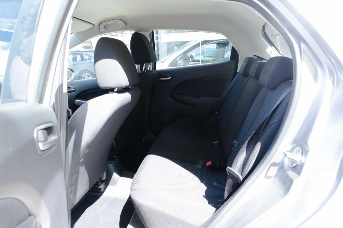 mazda-2-2010-gasolina-1349cc