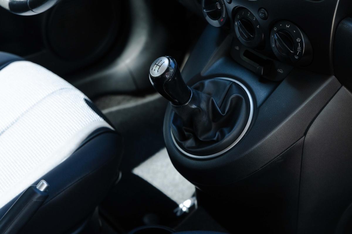 mazda-2-2010-gasolina-1349cc
