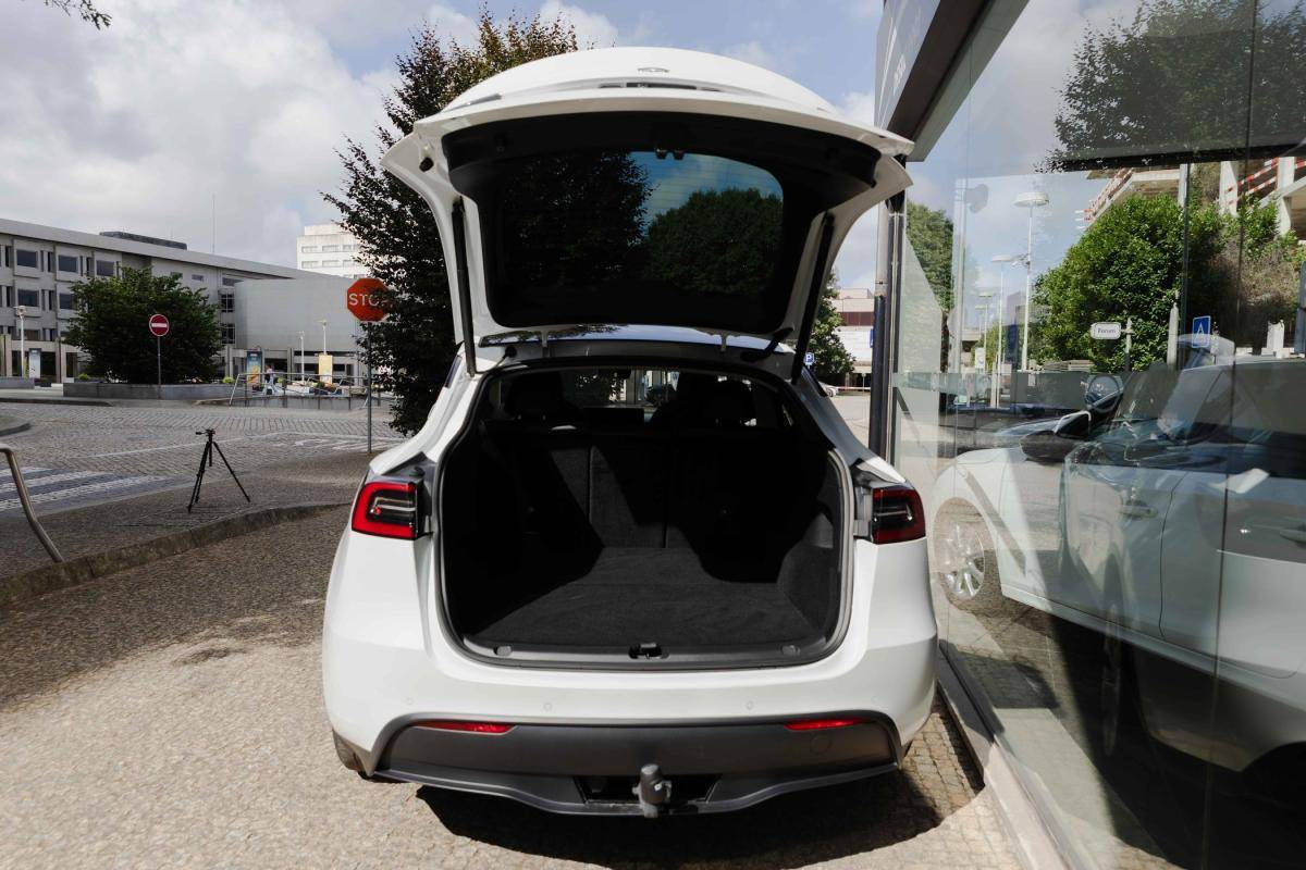 tesla-model-y-2022-eletrico-500cc
