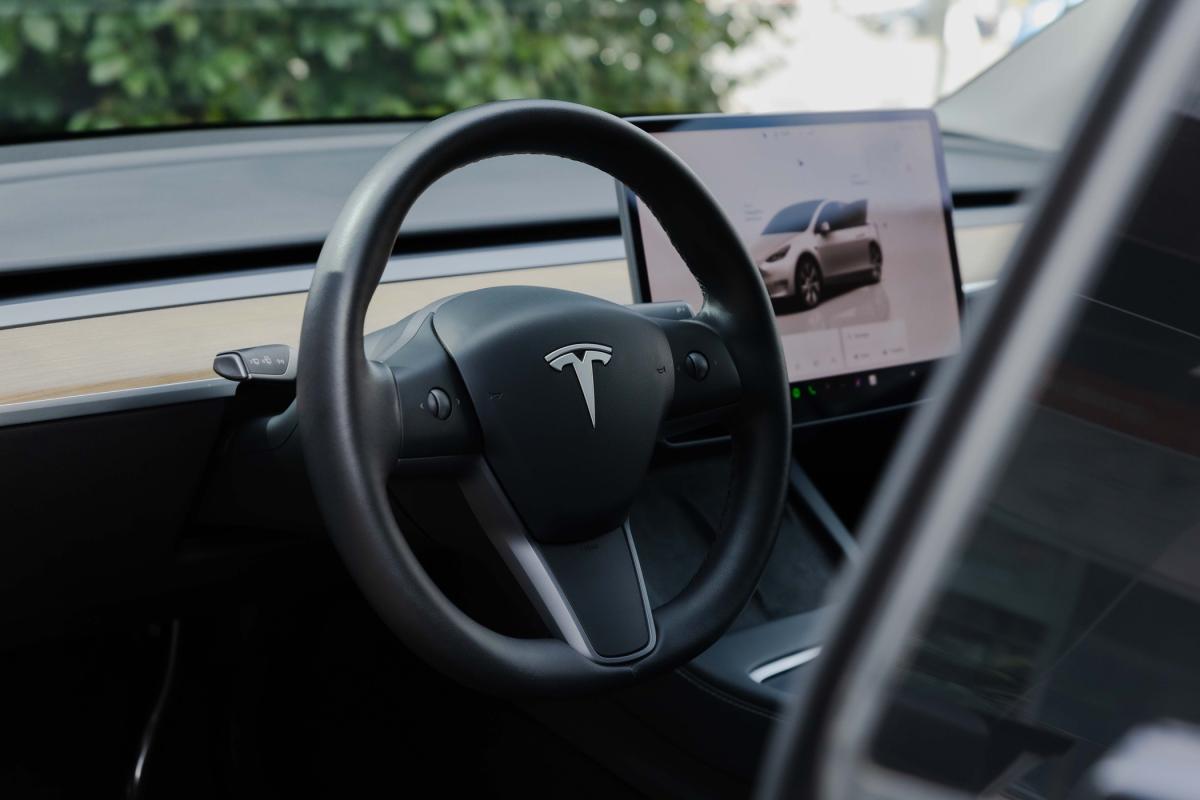 tesla-model-y-2022-eletrico-500cc