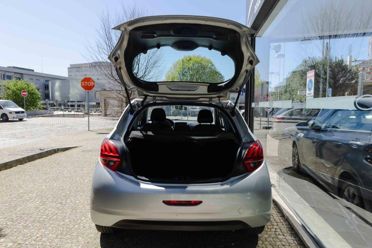 peugeot-208-2016-gasolina-1199cc