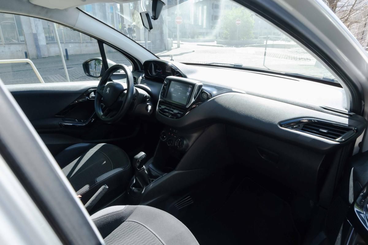 peugeot-208-2016-gasolina-1199cc