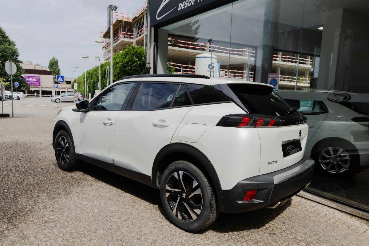 peugeot-2008-2022-gasolina-1199cc