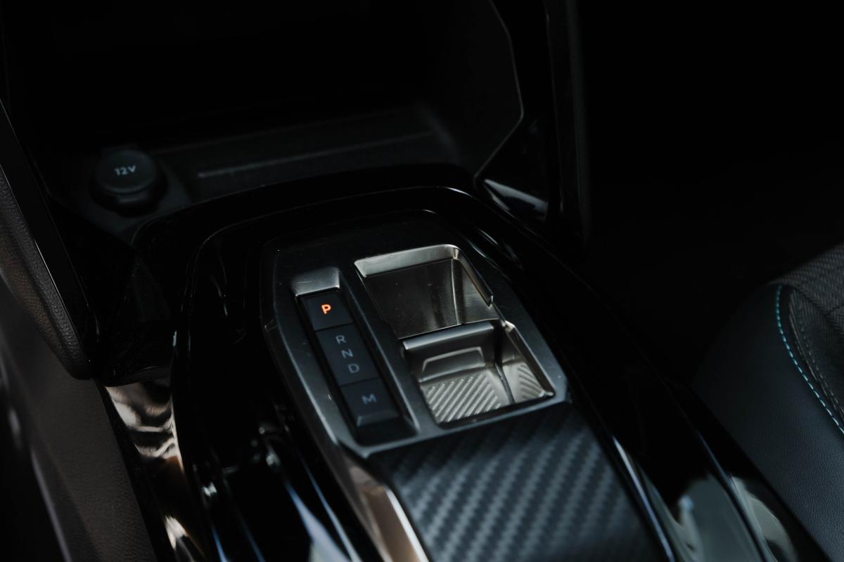 peugeot-2008-2022-gasolina-1199cc