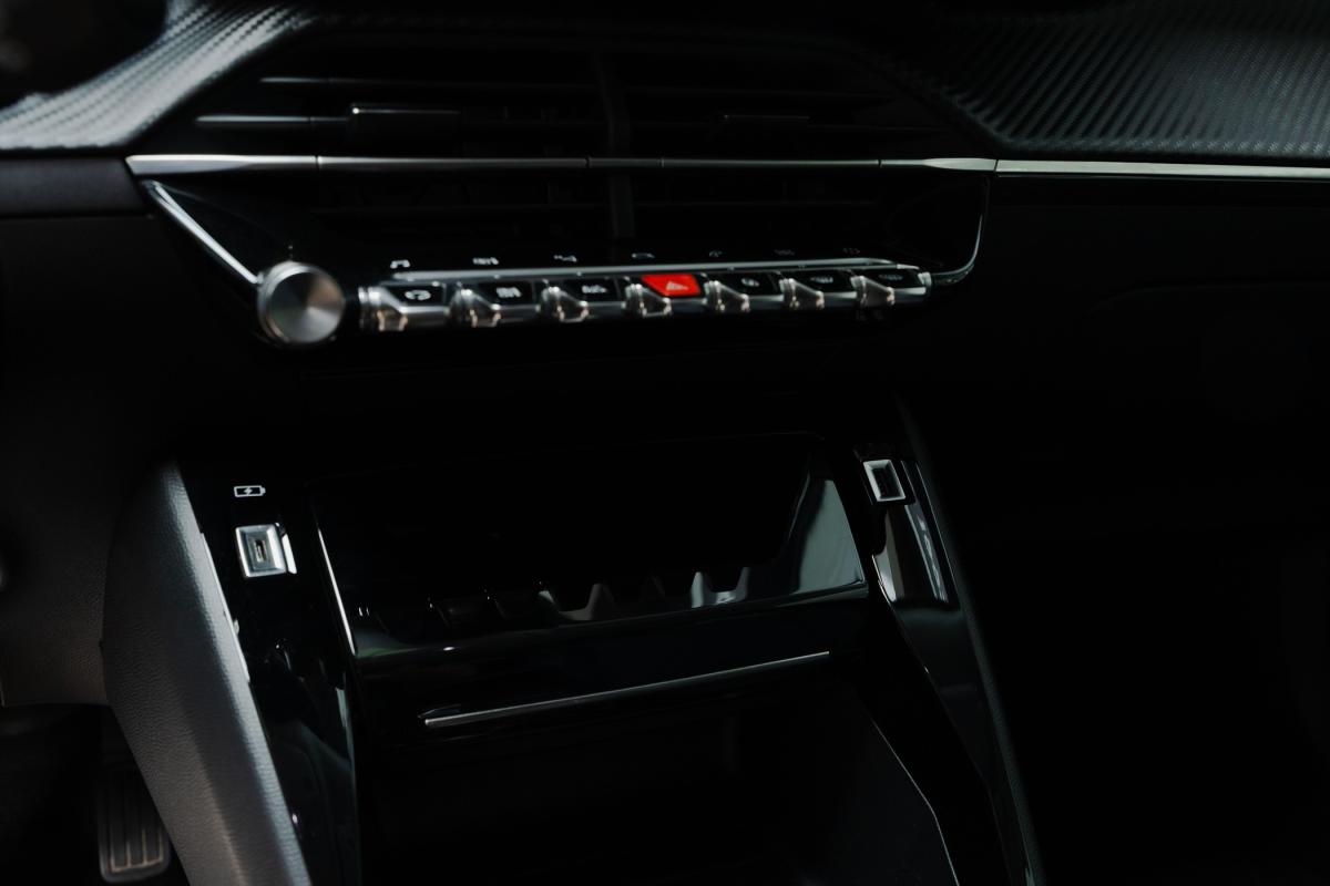 peugeot-2008-2022-gasolina-1199cc
