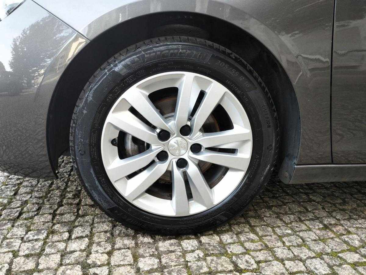 peugeot-308-sw-2019-diesel-1499cc