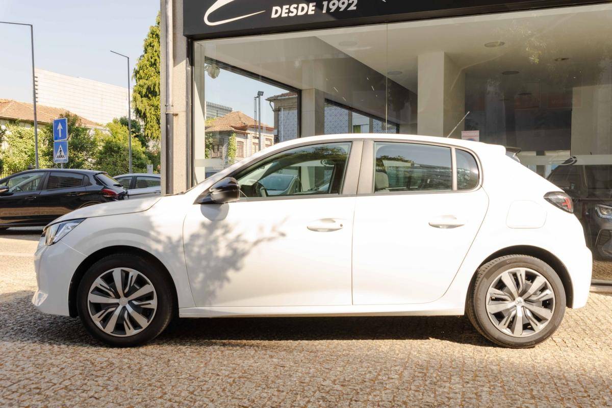 peugeot-208-2023-gasolina-1199cc