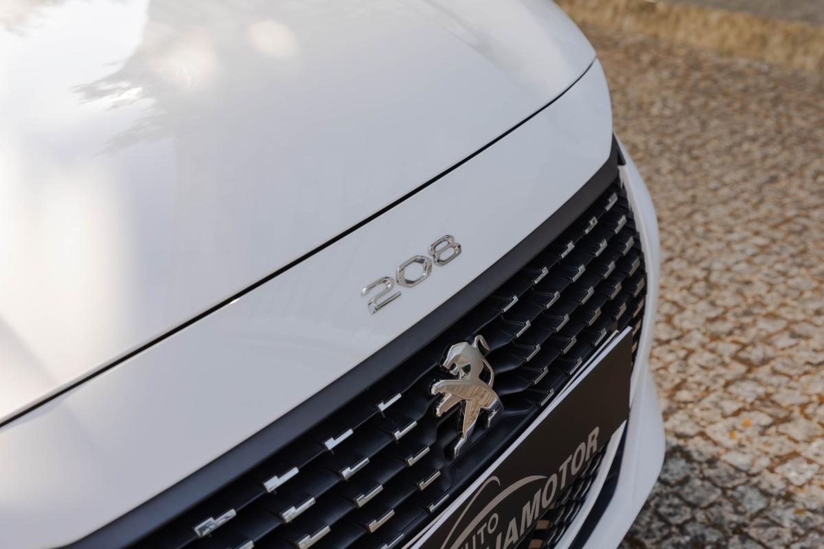 peugeot-208-2023-gasolina-1199cc
