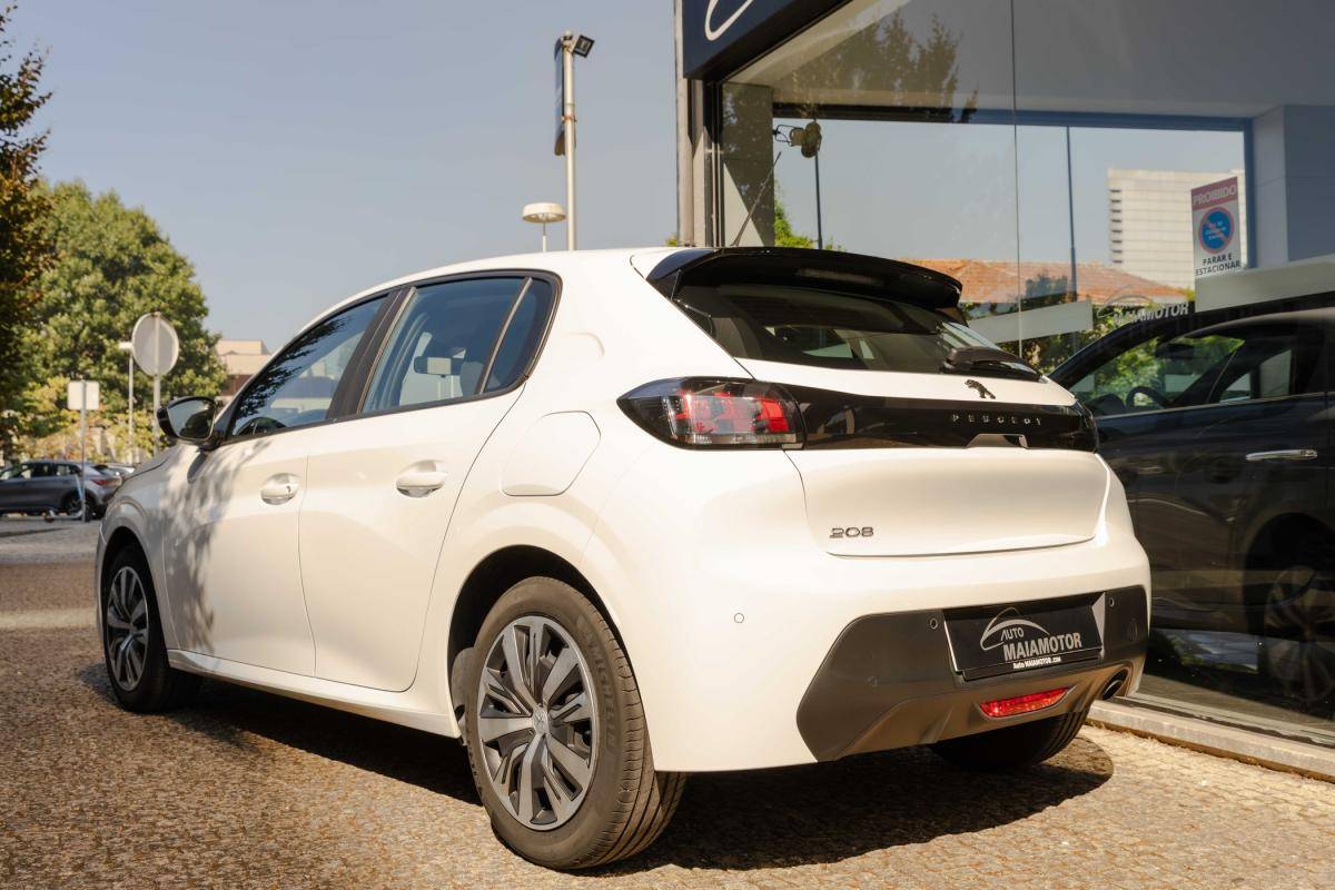 peugeot-208-2023-gasolina-1199cc