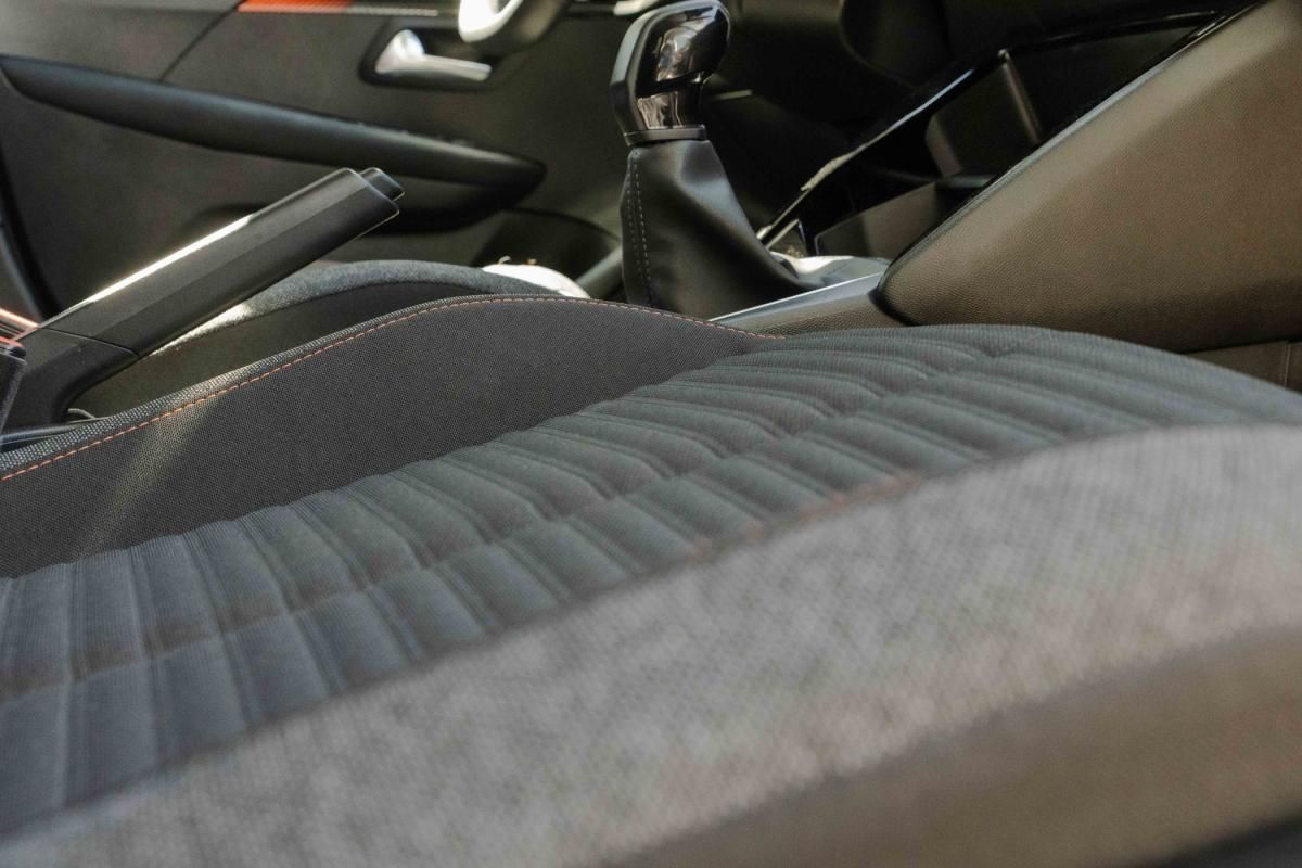peugeot-208-2023-gasolina-1199cc