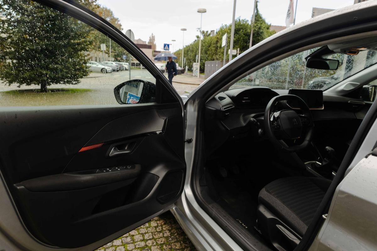 peugeot-208-2023-gasolina-1199cc