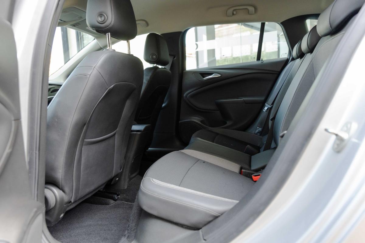 opel-astra-sport-tourer-2021-diesel-1496cc