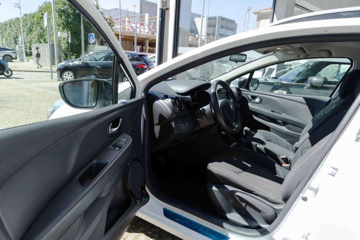 renault-clio-sport-tourer-2019-diesel-1461cc