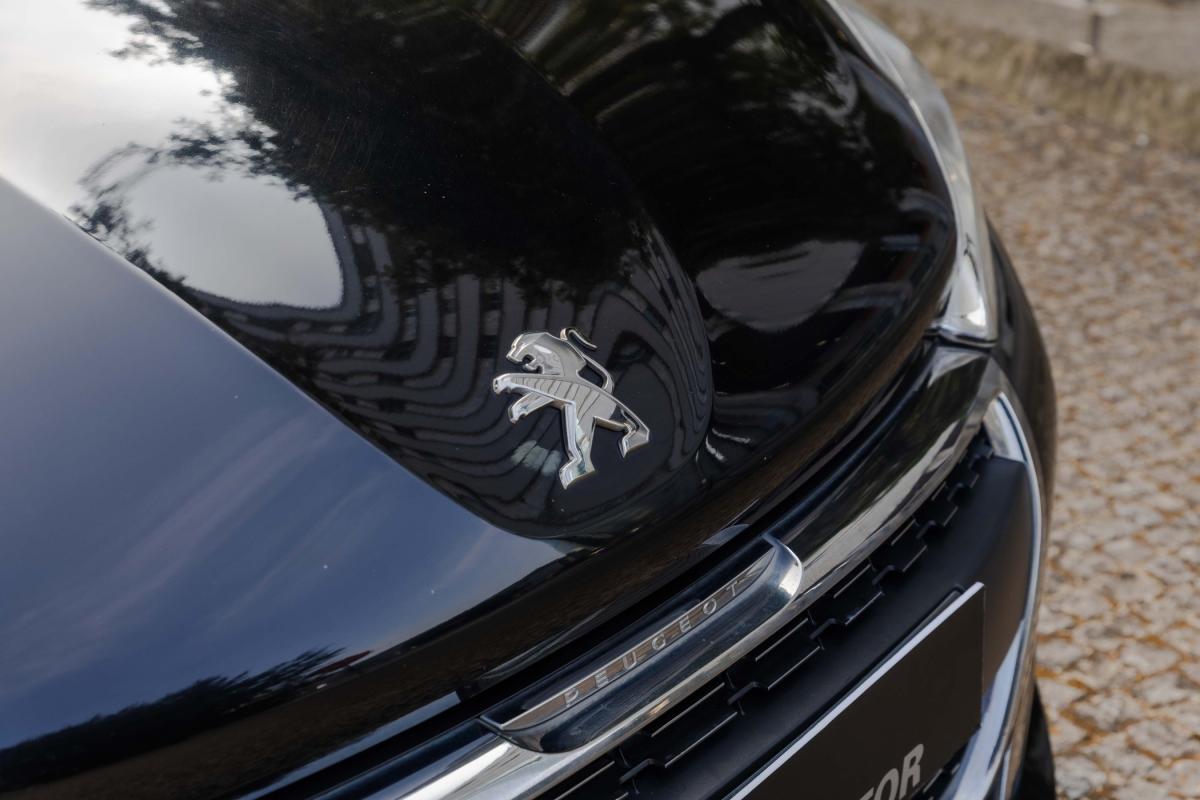 peugeot-208-2018-diesel-1499cc
