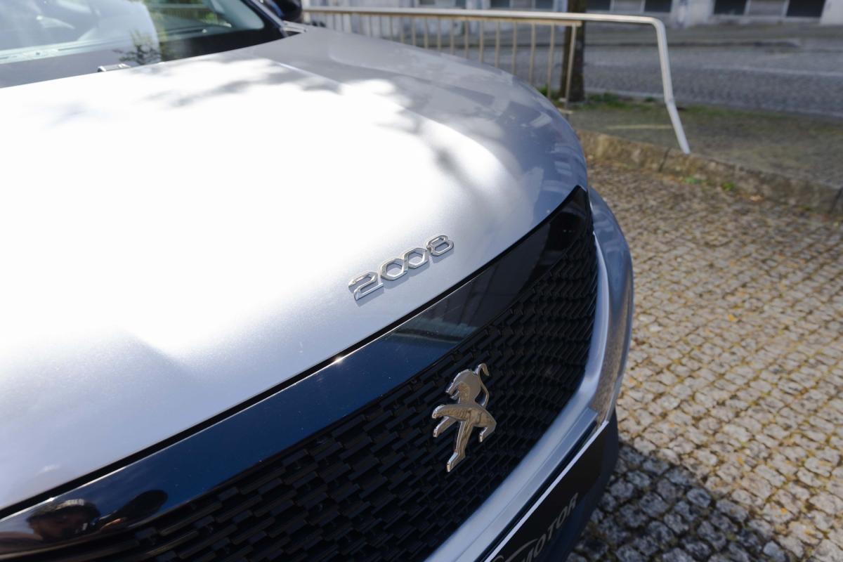 peugeot-2008-2022-gasolina-1199cc