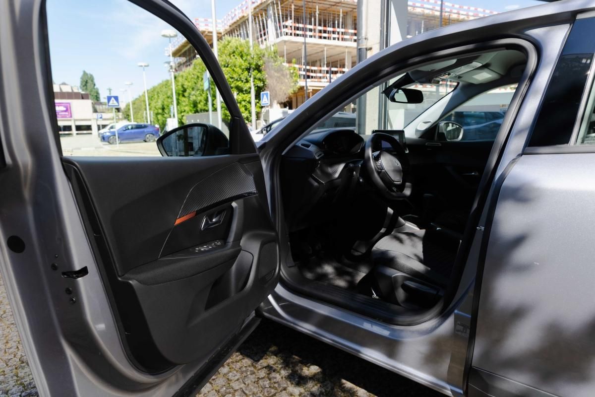 peugeot-2008-2022-gasolina-1199cc
