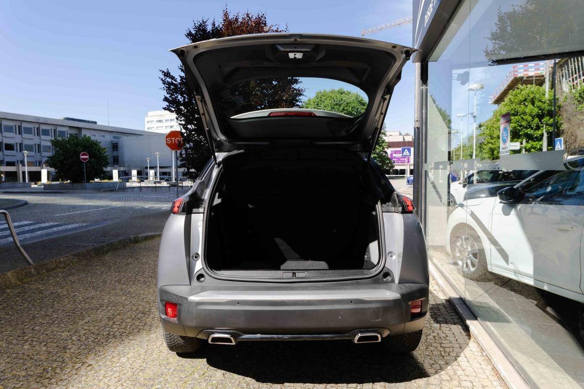 peugeot-2008-2022-gasolina-1199cc
