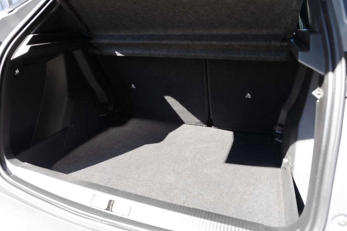 peugeot-2008-2022-gasolina-1199cc