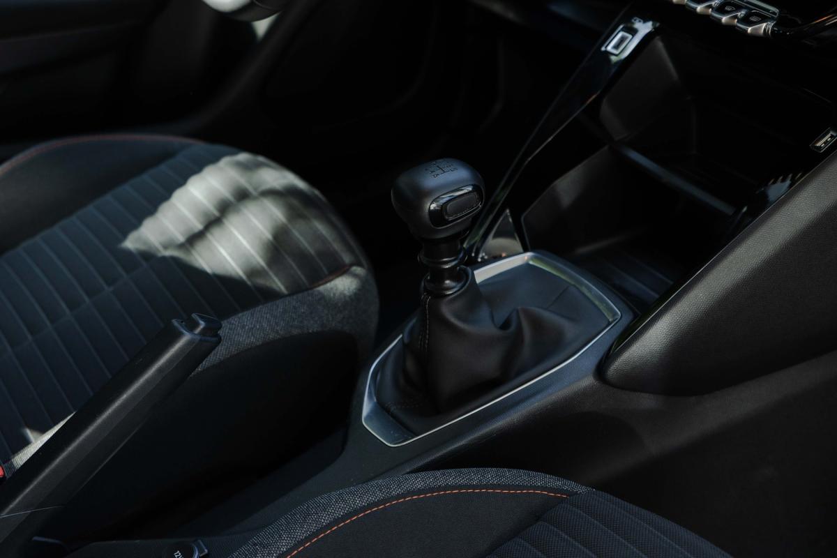 peugeot-2008-2022-gasolina-1199cc
