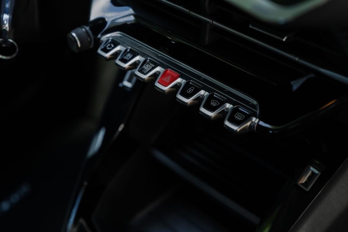 peugeot-2008-2022-gasolina-1199cc