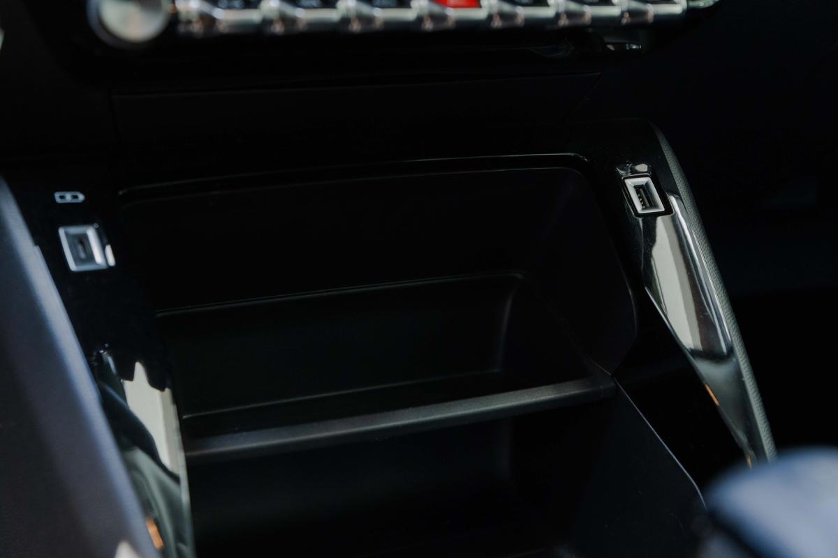 peugeot-2008-2022-gasolina-1199cc