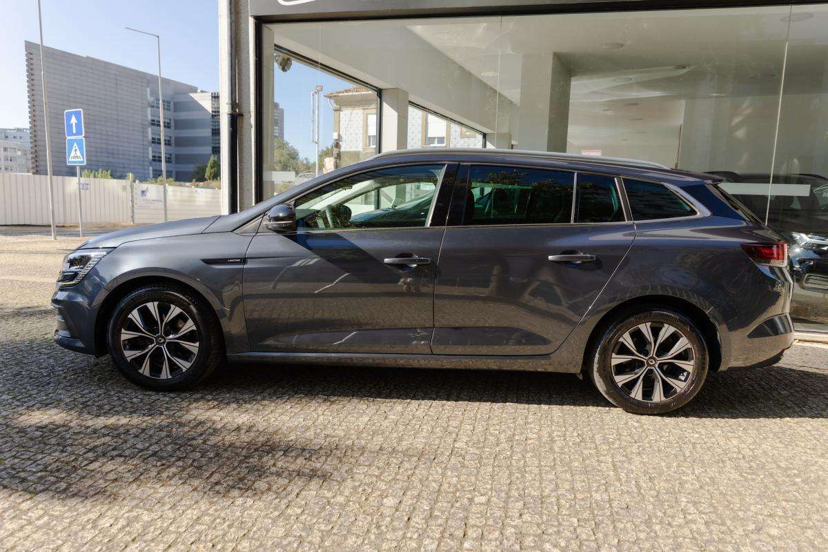 renault-megane-sport-tourer-2022-diesel-1461cc