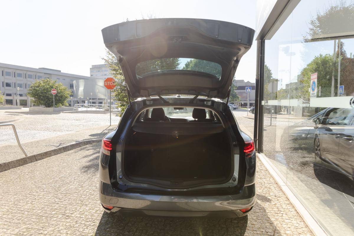 renault-megane-sport-tourer-2022-diesel-1461cc