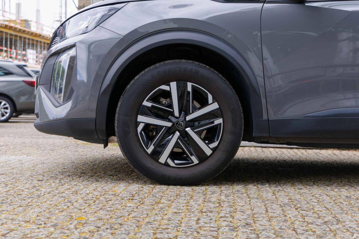 peugeot-2008-2024-eletrico-500cc